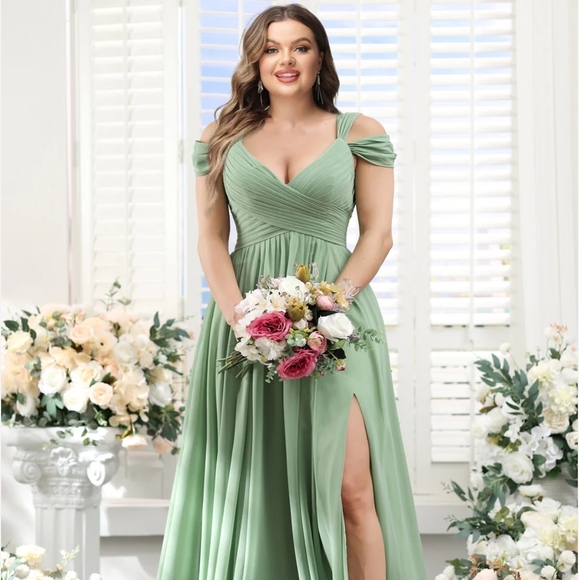 Lavetir Elegant Green Off-Shoulder Dress - Picture 1 of 2